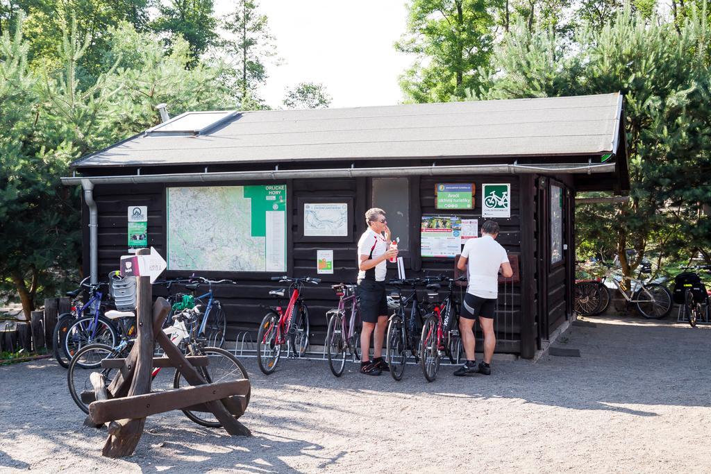 Turisticka Ubytovna Cakle Ústí nad Orlicí Bagian luar foto